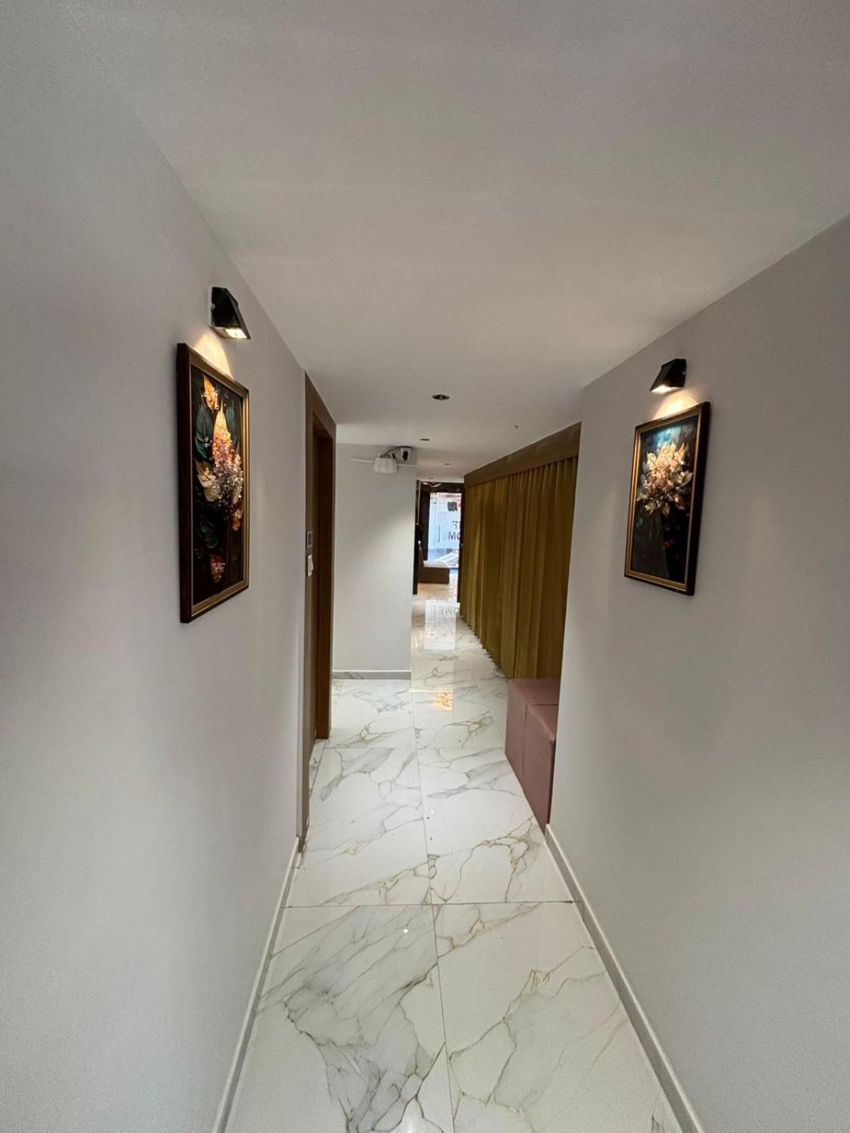 Hotel Phoniex Ahmadabad Zewnętrze zdjęcie